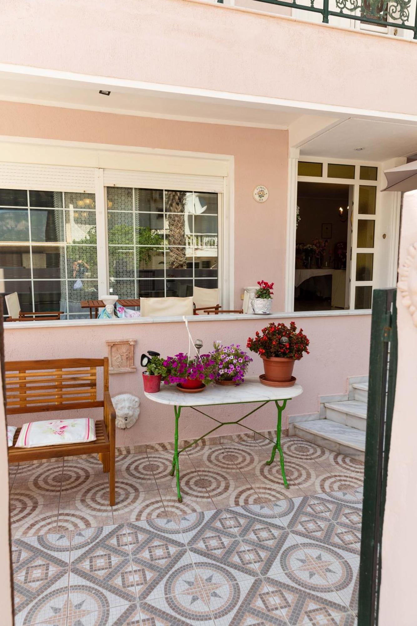 Spacious Apartment Corinth Exterior foto